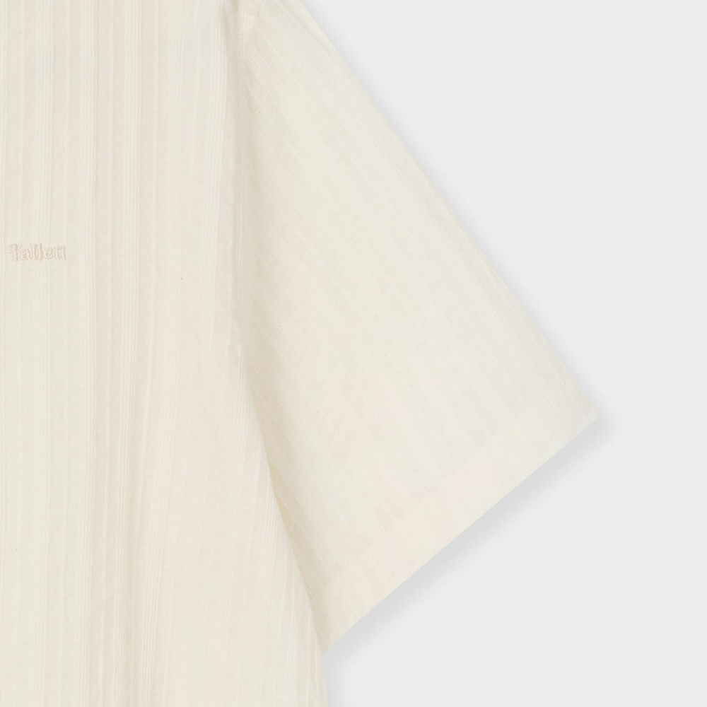 BASIC SHORT-SLEEVE SHIRT