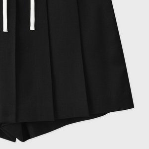 PLEATED SHORTS