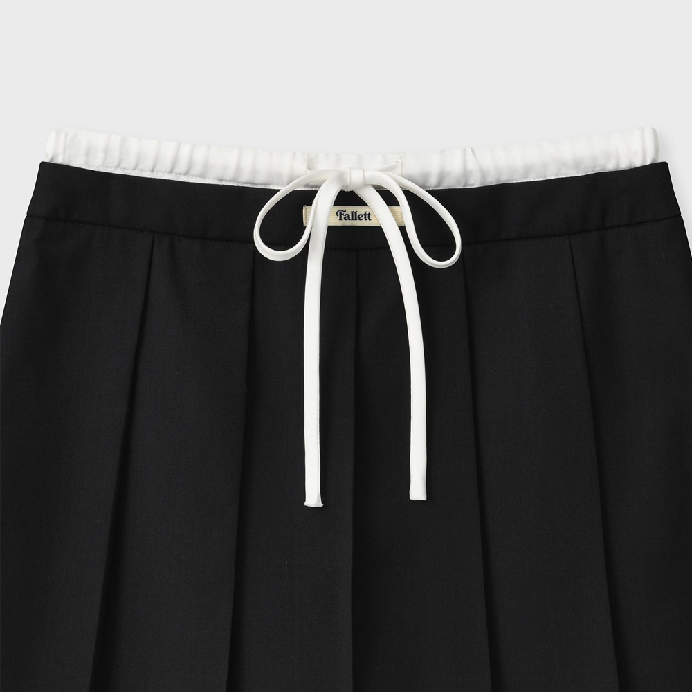 PLEATED SHORTS