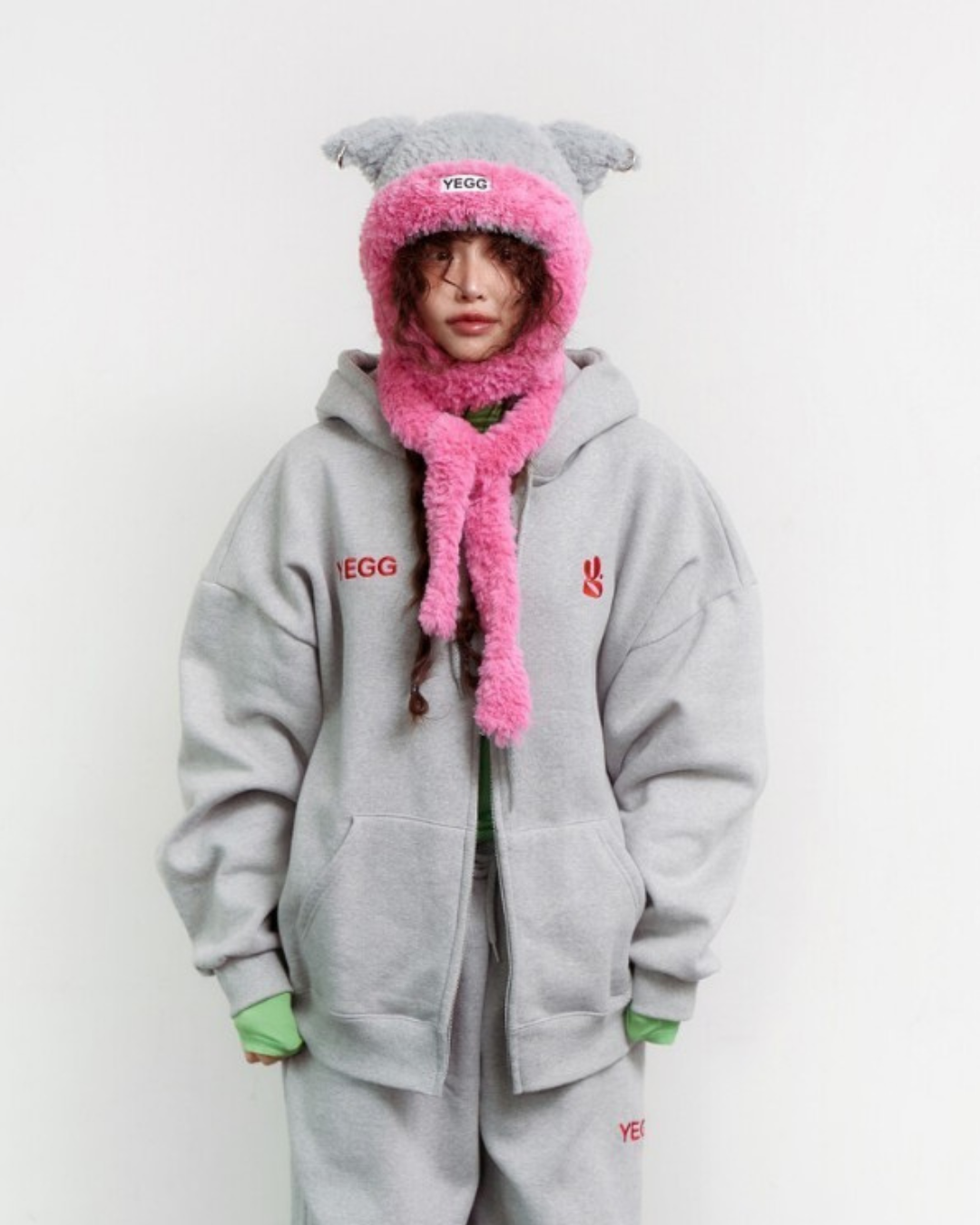 Piercing wing scarf hat